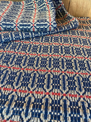 Acorn Weave Navy/Tan/Red Table Runner – 32", 56", 72"